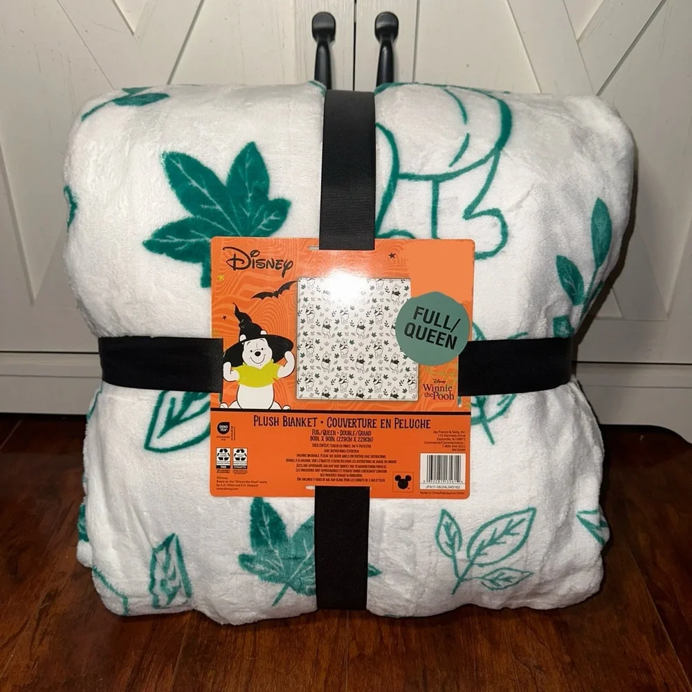Disney Winnie the Pooh Queen Plush Throw Blanket